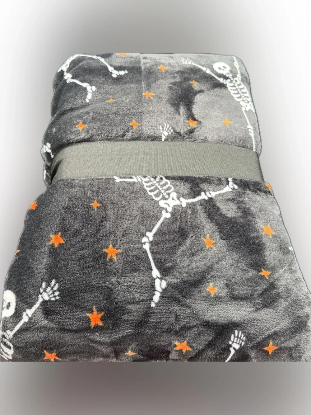 Member's Mark Black Halloween Lounge Throw ~ Dancing Skulls 60 in x 70 in ~ New